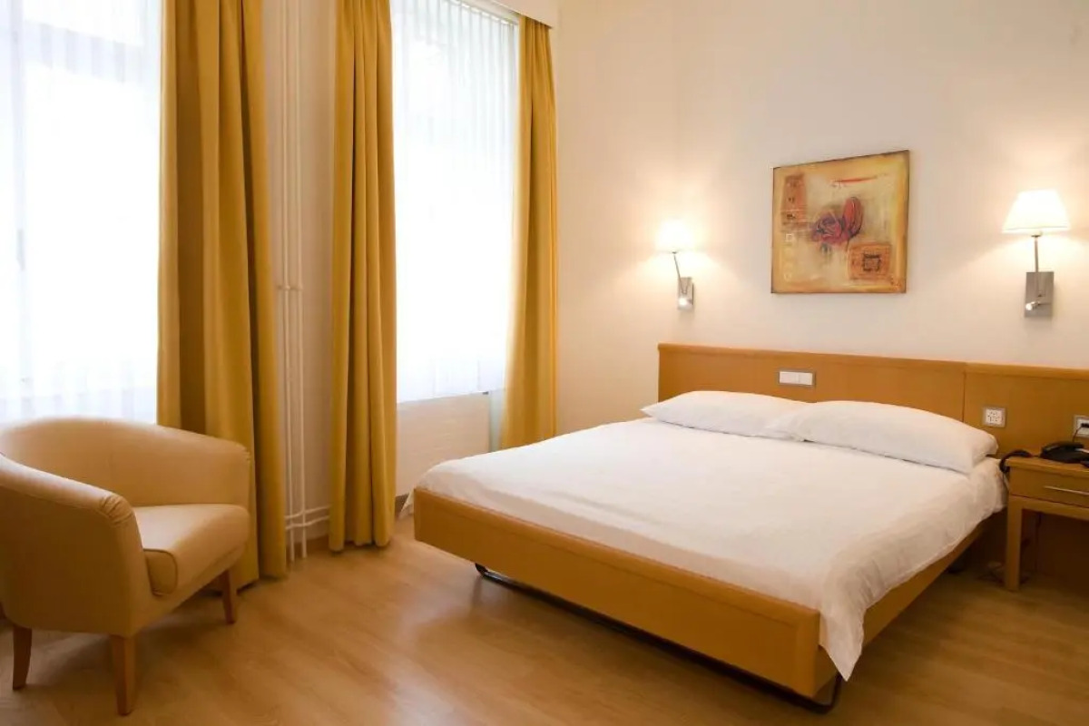 Central City Hotel Rochat