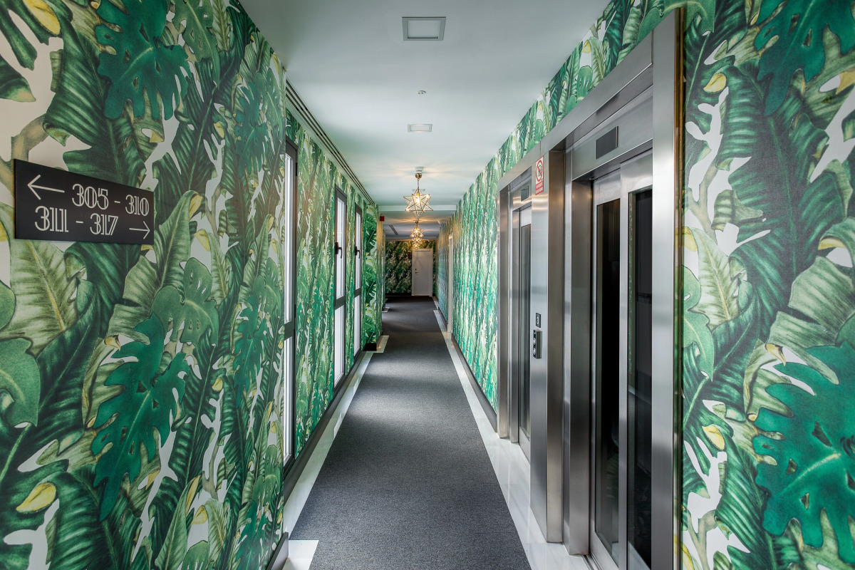 Отель Room Mate Valeria