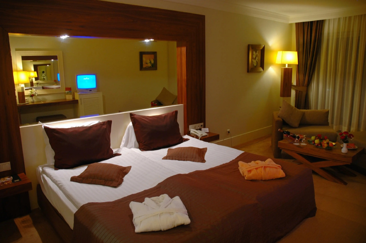 Курорт Meder Resort Hotel