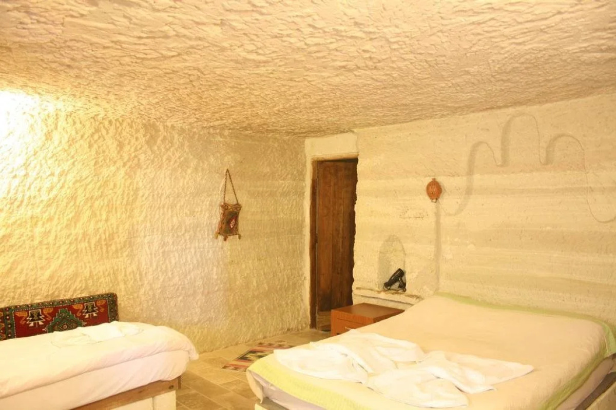 Seven Rock Cave Hotel