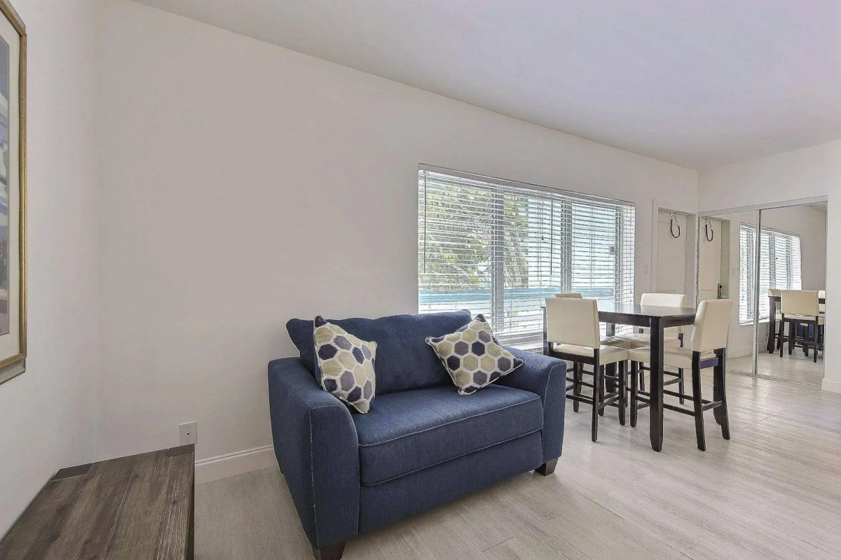 Sea Beach Plaza - Near Jungle Queen Riverboat