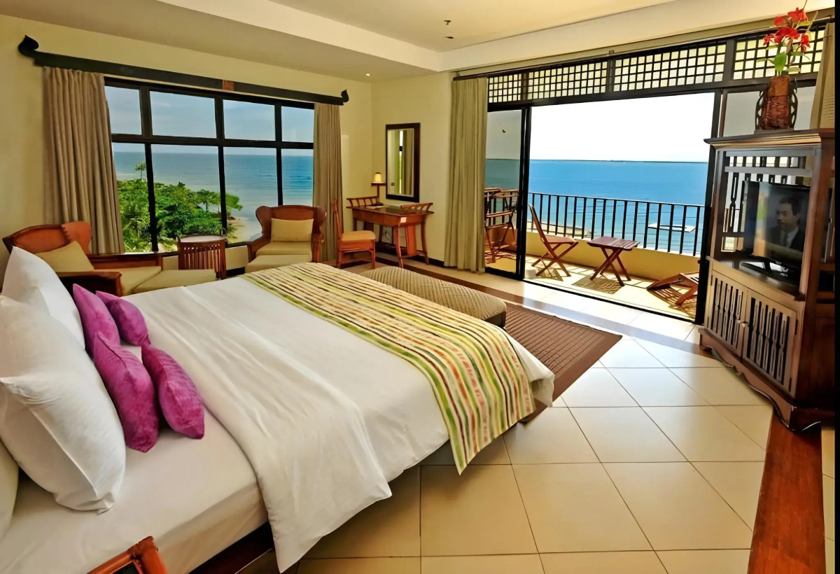 Costabella Tropical Beach Hotel