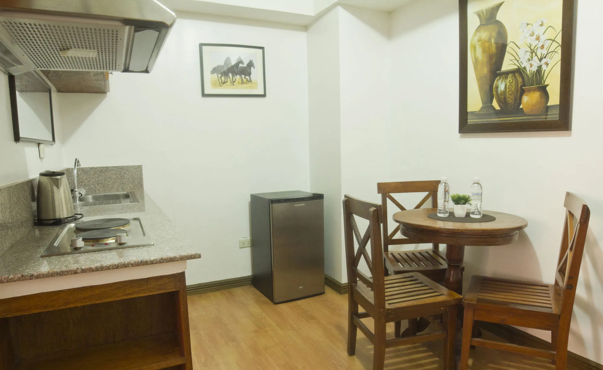 Isabelle Garden Hotel & Suites