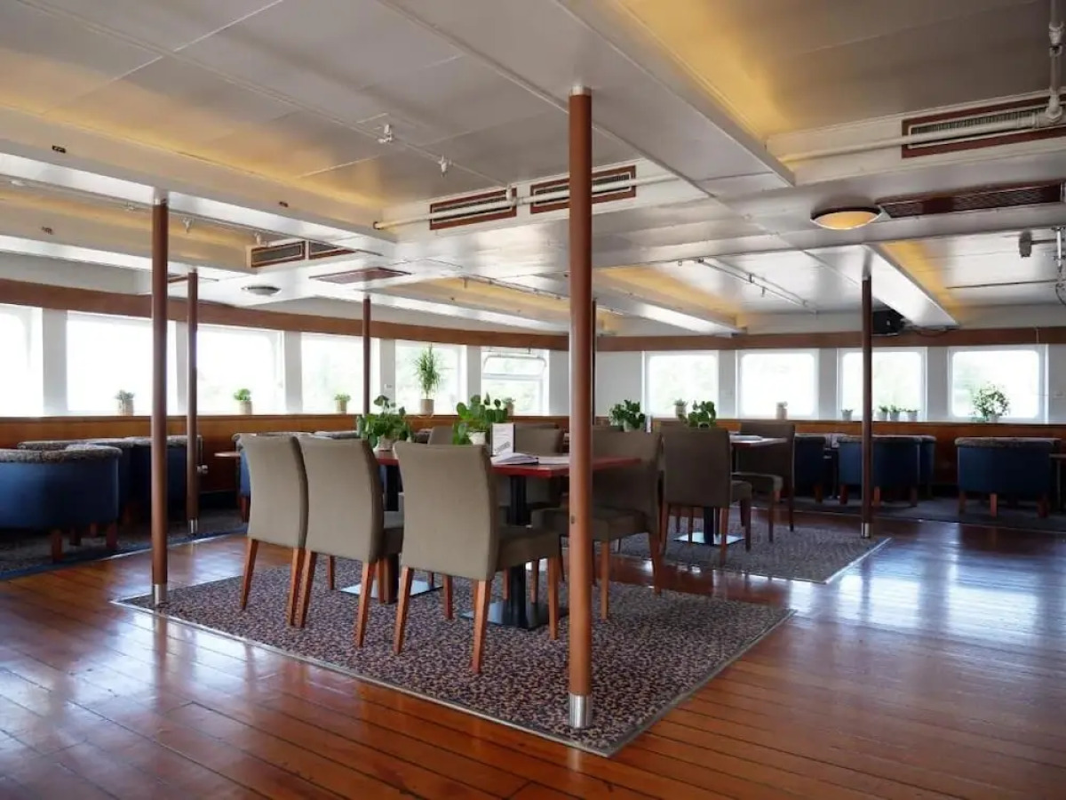 Laivahostel S/S Bore