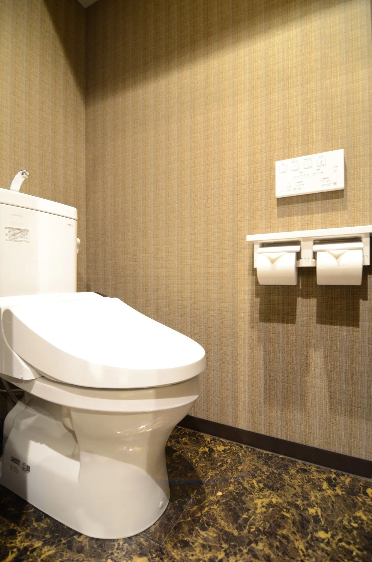 Nipponbashi Luxe Hotel