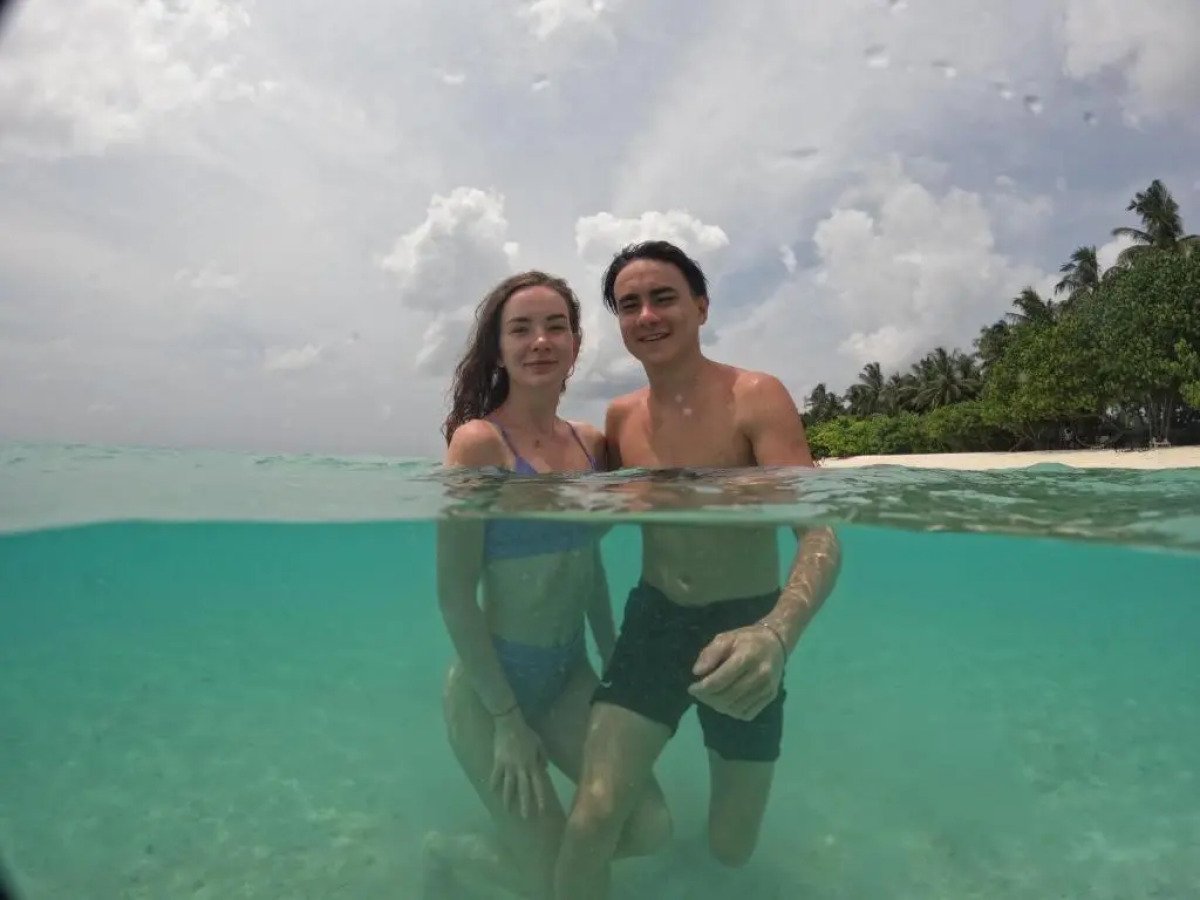 Blue Water Thoddoo Inn