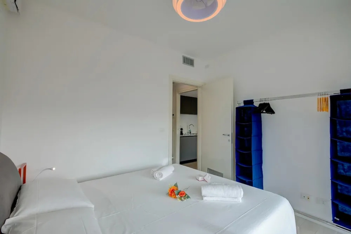 Adelasia 01 - Shared Pool and Parking