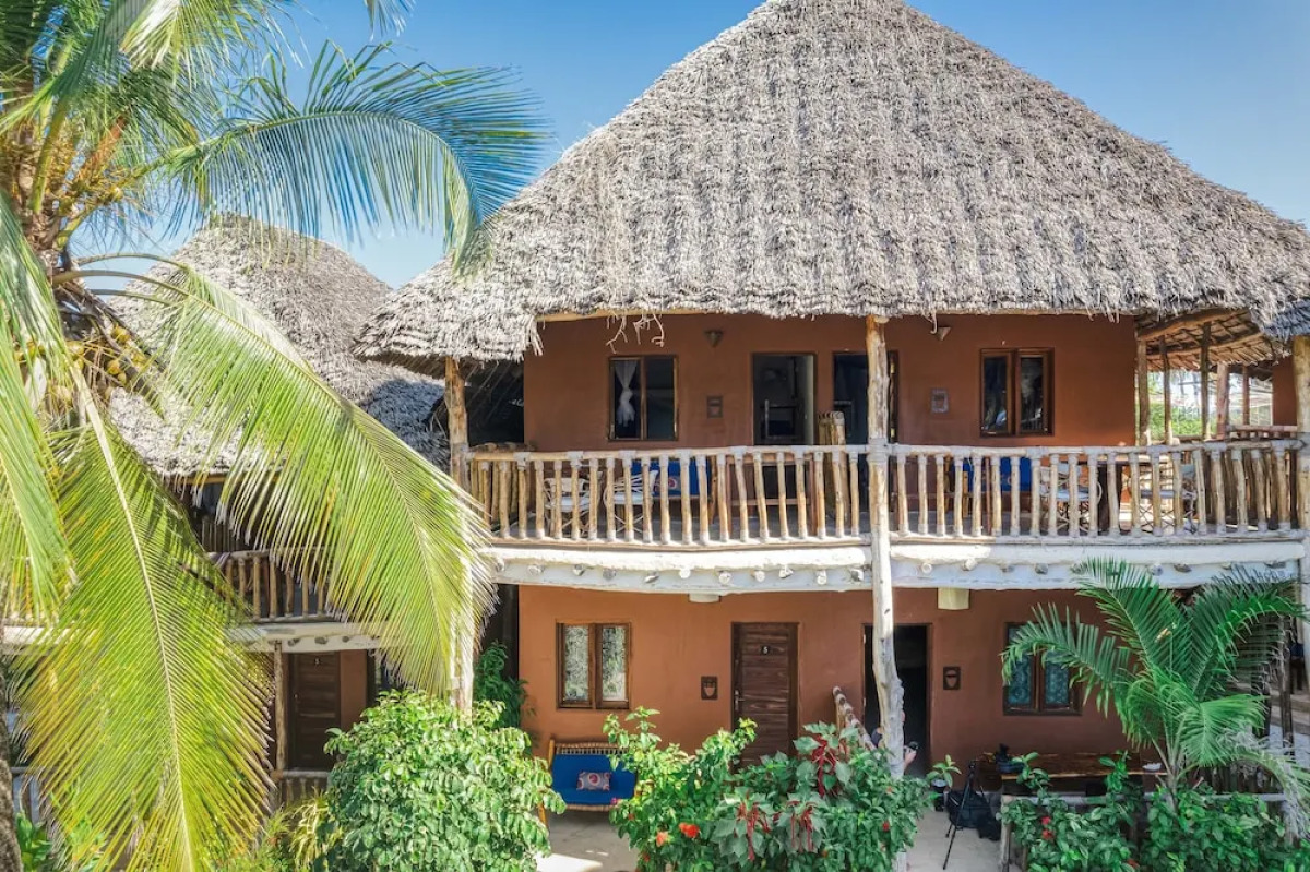 Shanuo Beach Bungalows