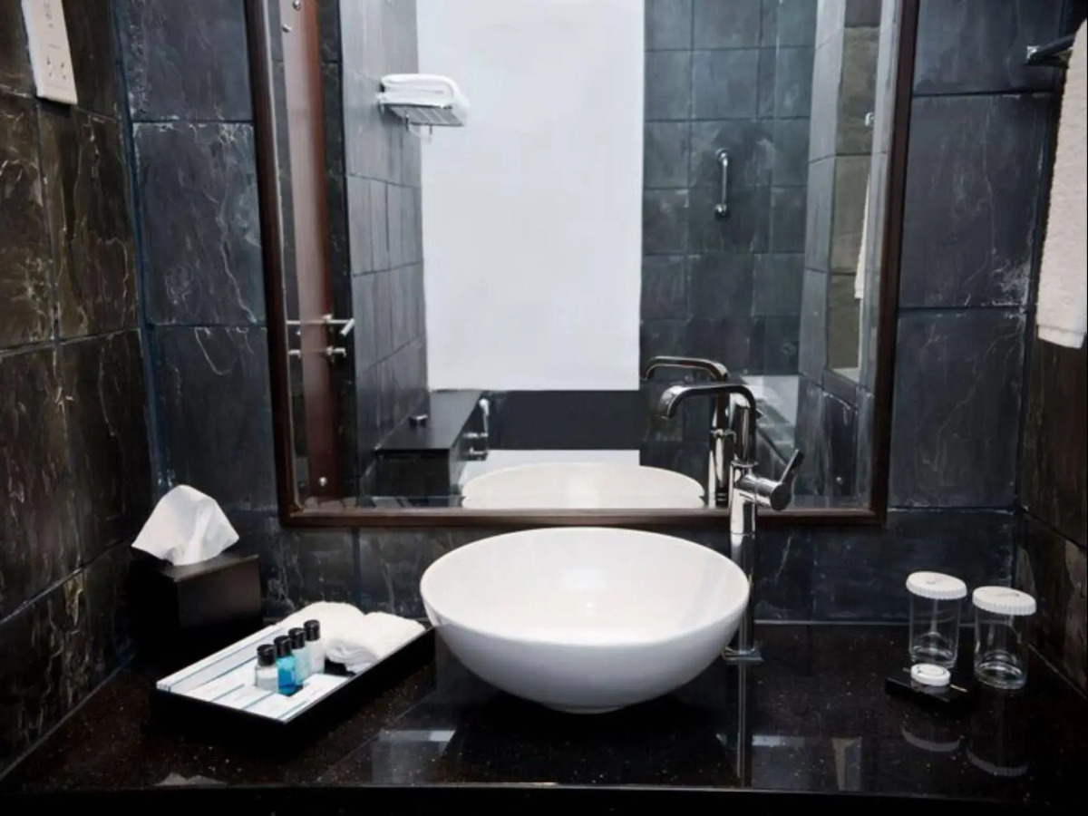 Ocean Edge Suites & Hotel Colombo