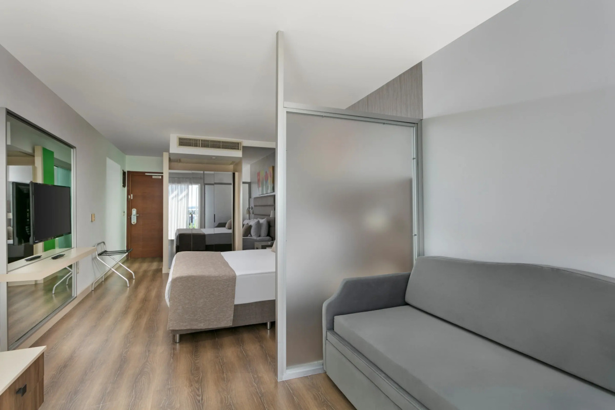 Seven Seas Hotel Blue