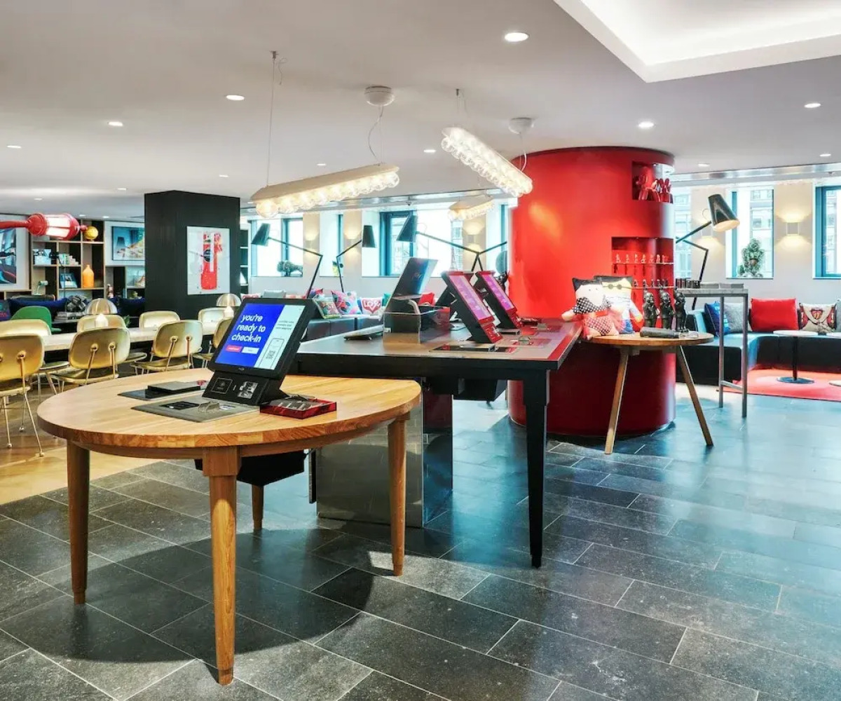 Отель citizenM Paris Champs-Élysées