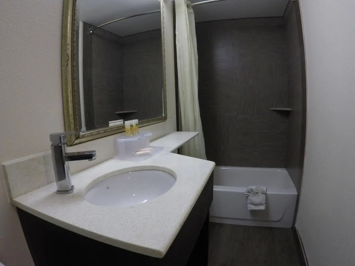 Motel 6 Elizabeth, NJ - Newark Liberty Intl Airport