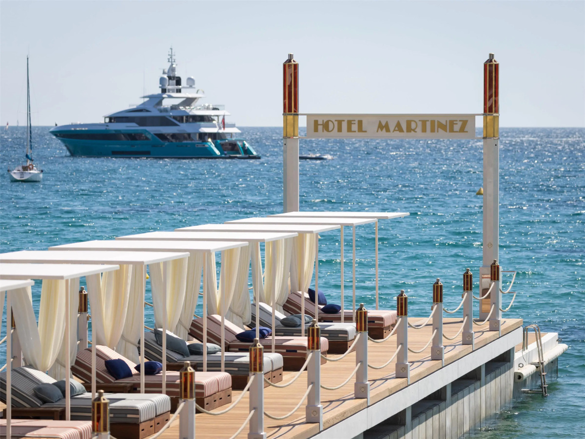 Отель Martinez