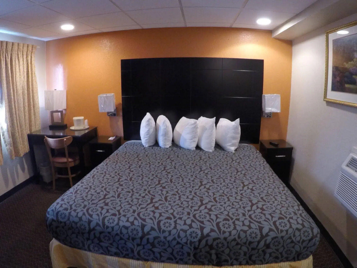 Motel 6 Elizabeth, NJ - Newark Liberty Intl Airport