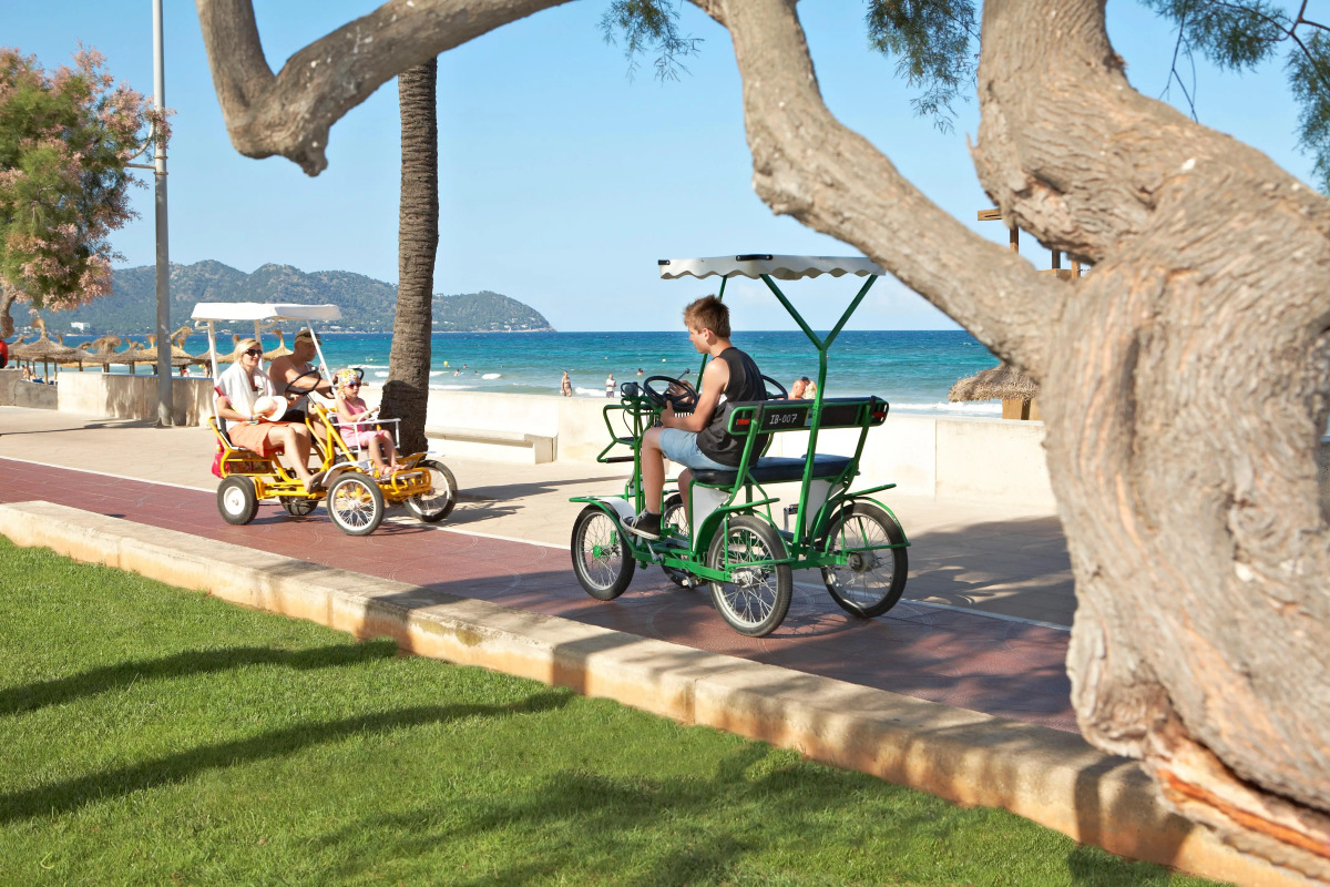 Universal Hotel Bikini