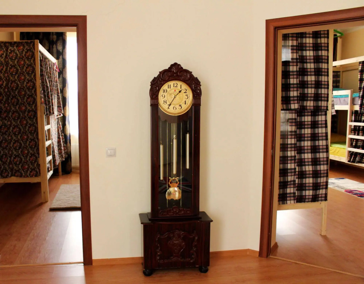 Sherlock Homes Art Hostel