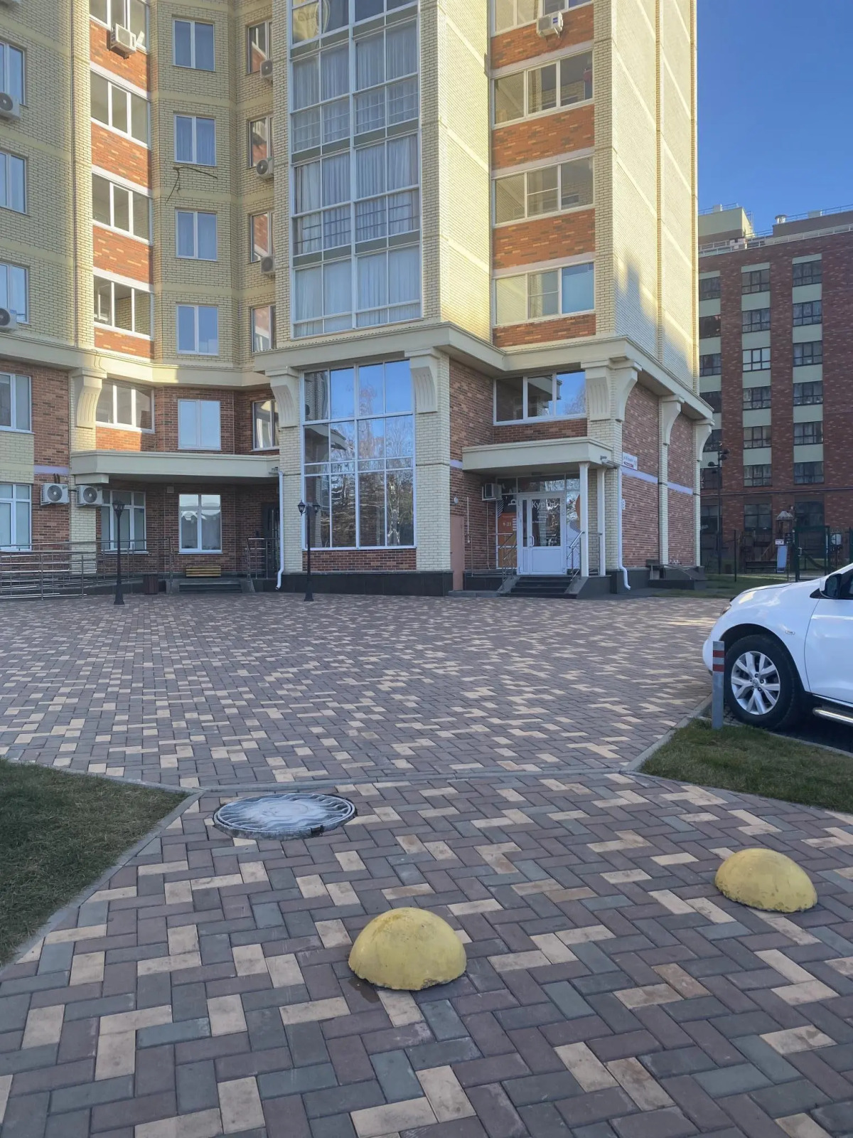 4 Ugla (Четыре угла) на Максима Горького 161