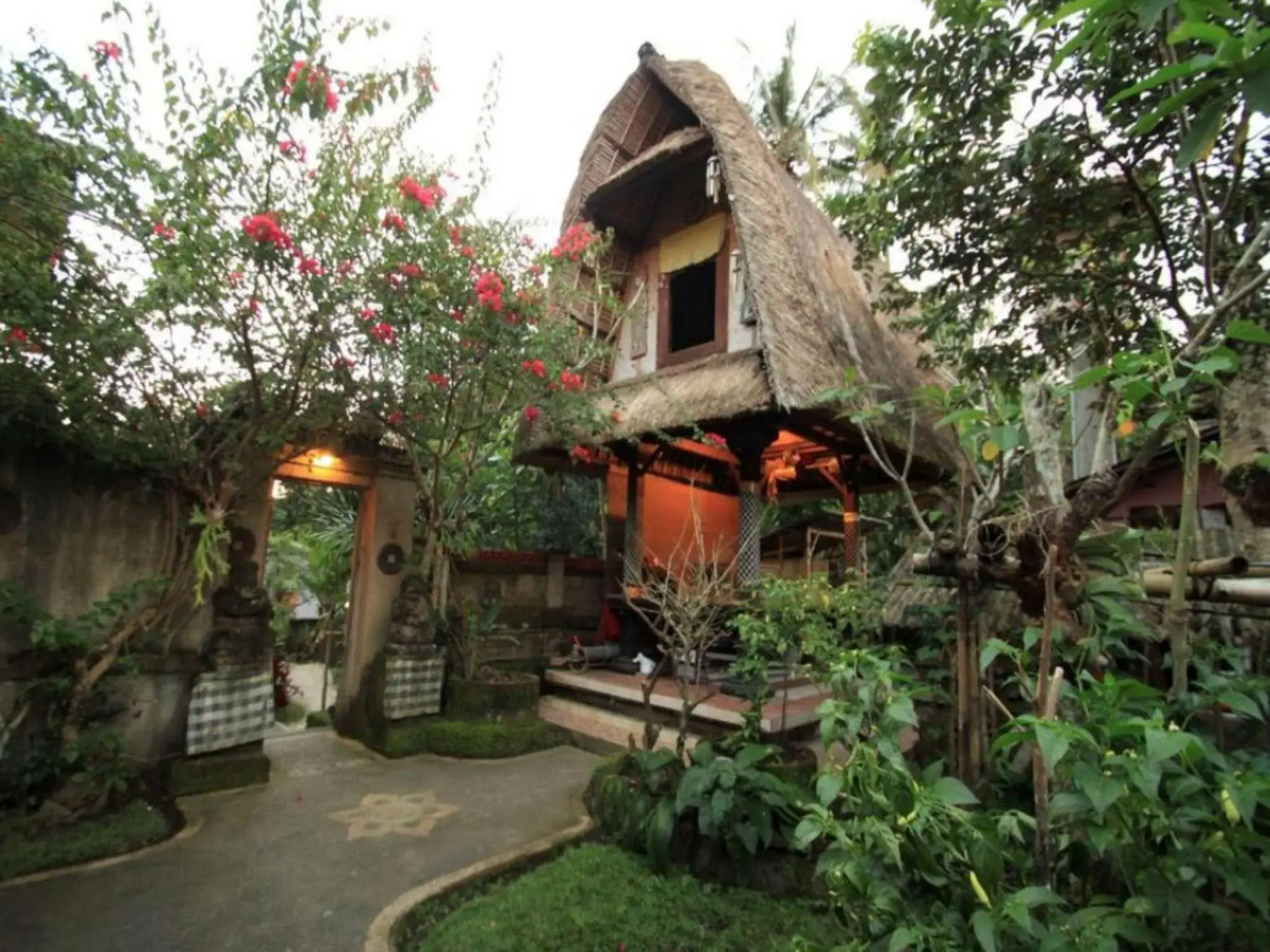 Omah D'Taman Hotel by EPS