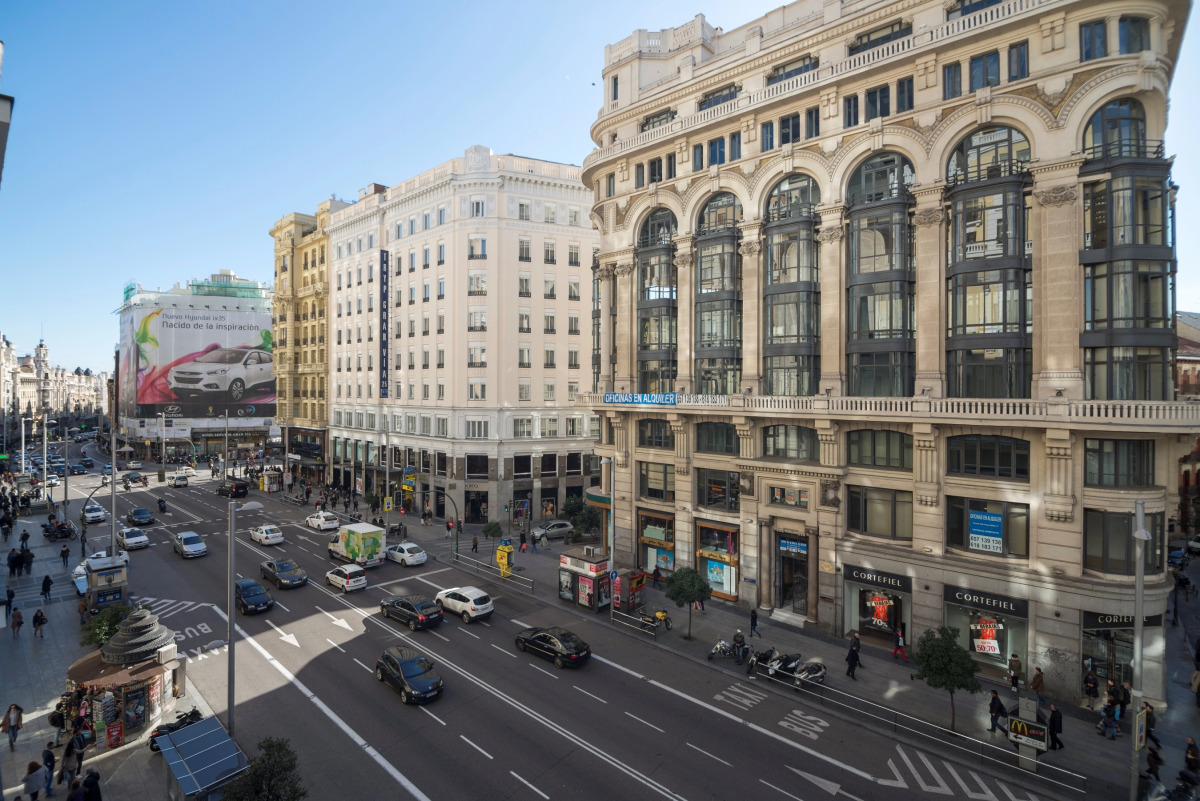 Отель Petit Palace Triball