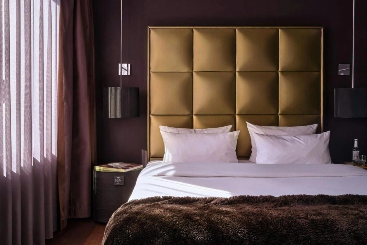 Roomers Frankfurt Central, Autograph Collection