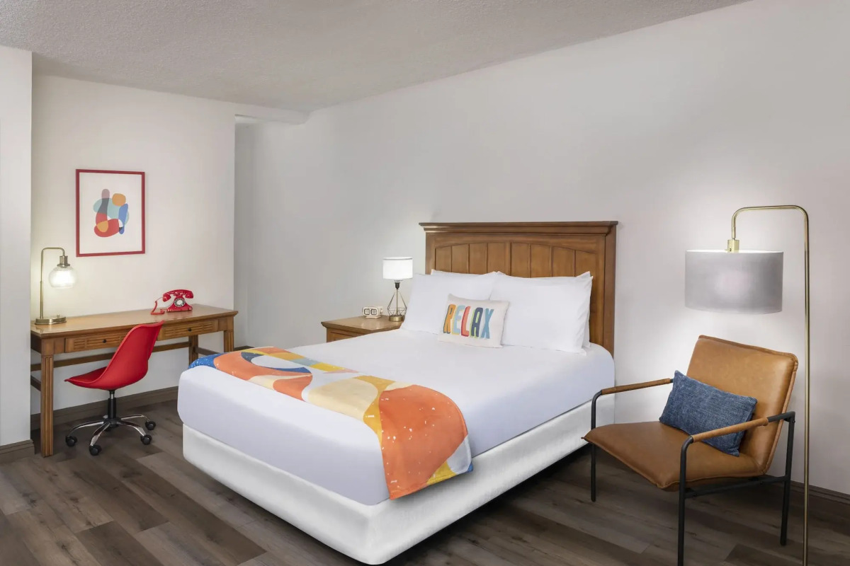 The Sojourn Los Angeles - Sherman Oaks