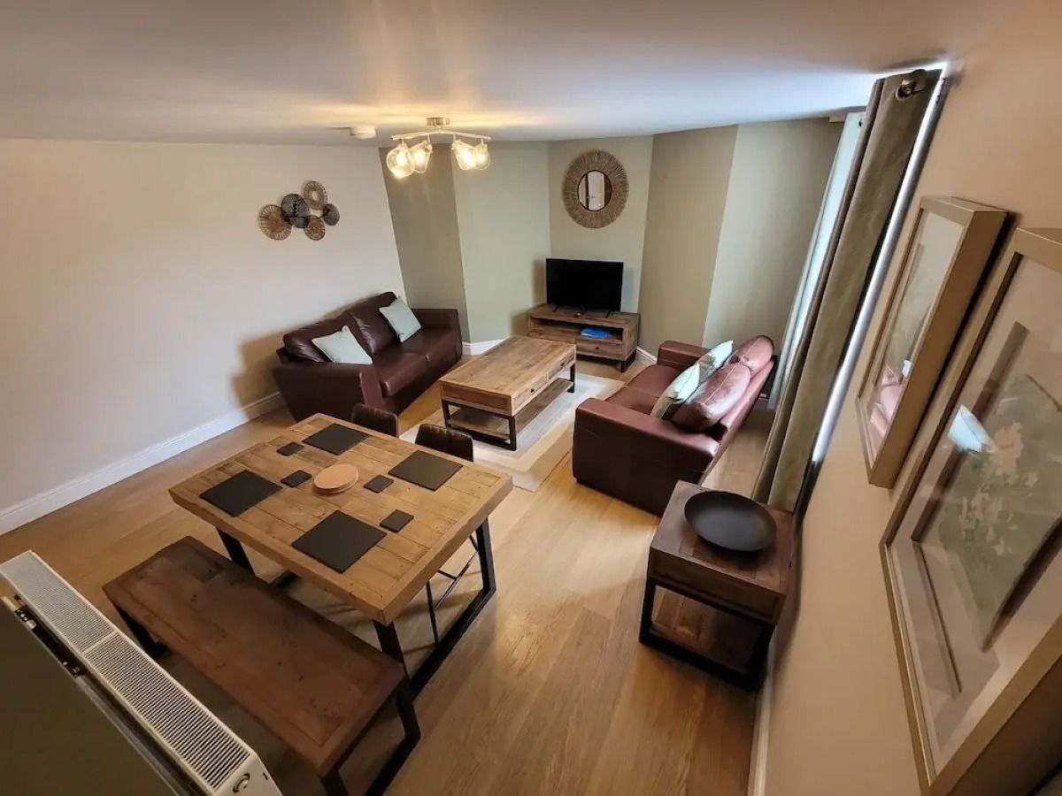 Llys Aeron Guest House