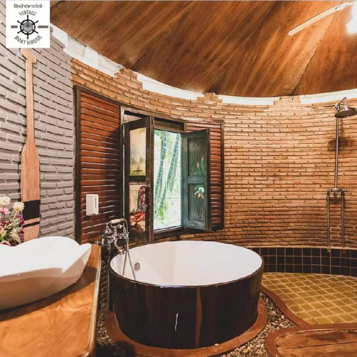 Kaengkrachan Boathouse Paradise Resort