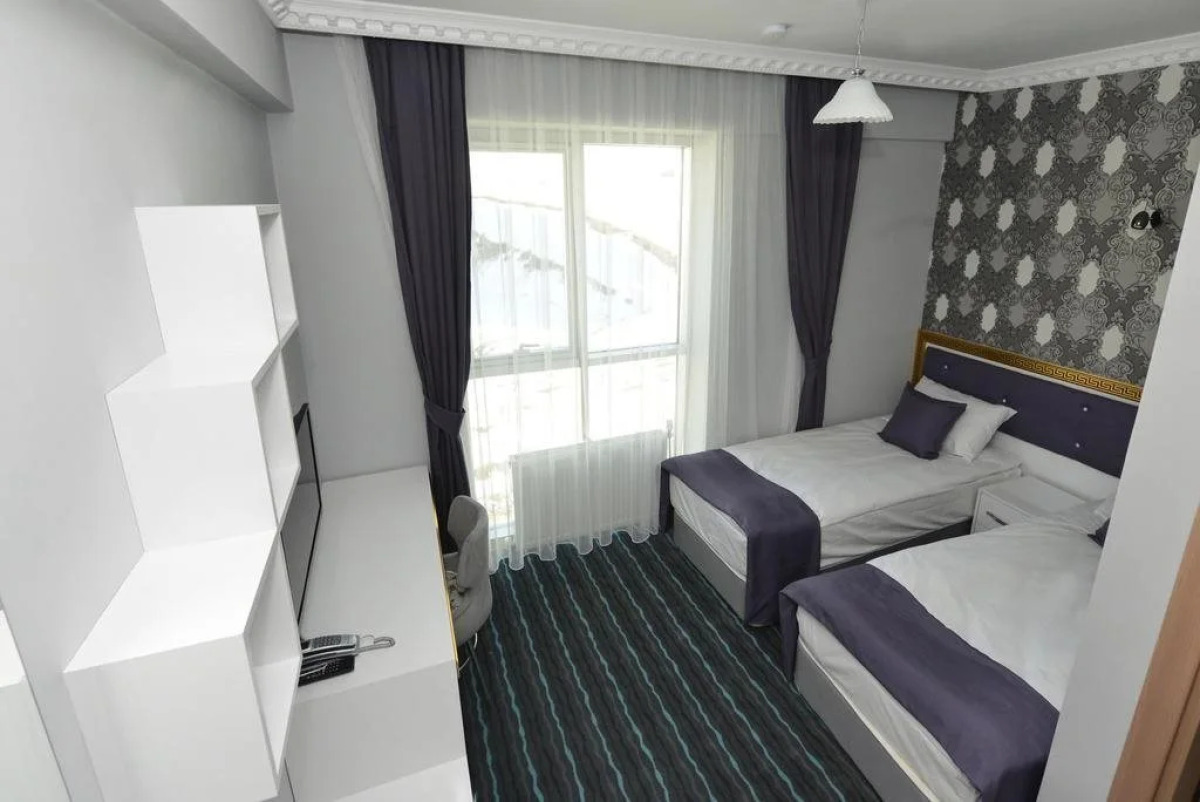 Grand Surmely Business Hotel