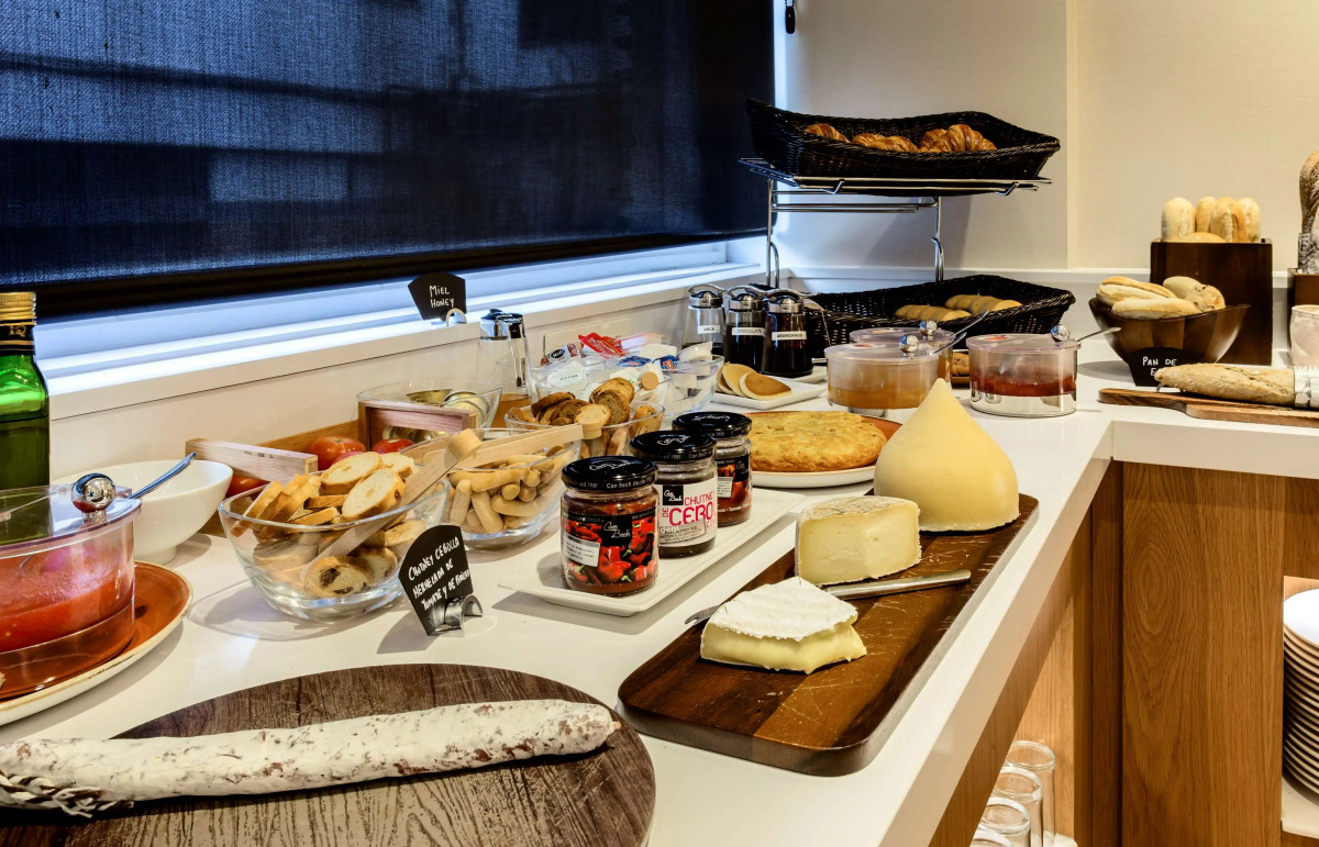 Catalonia Giralda Hotel