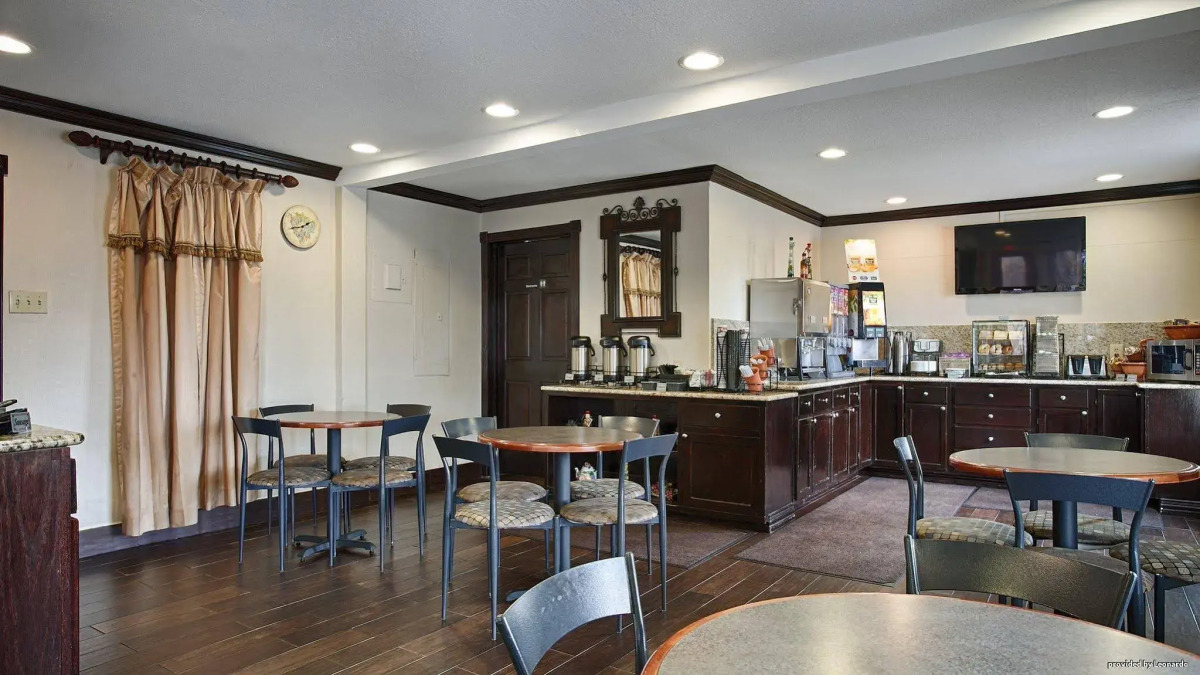 Quality Inn & Suites Dallas - Cityplace