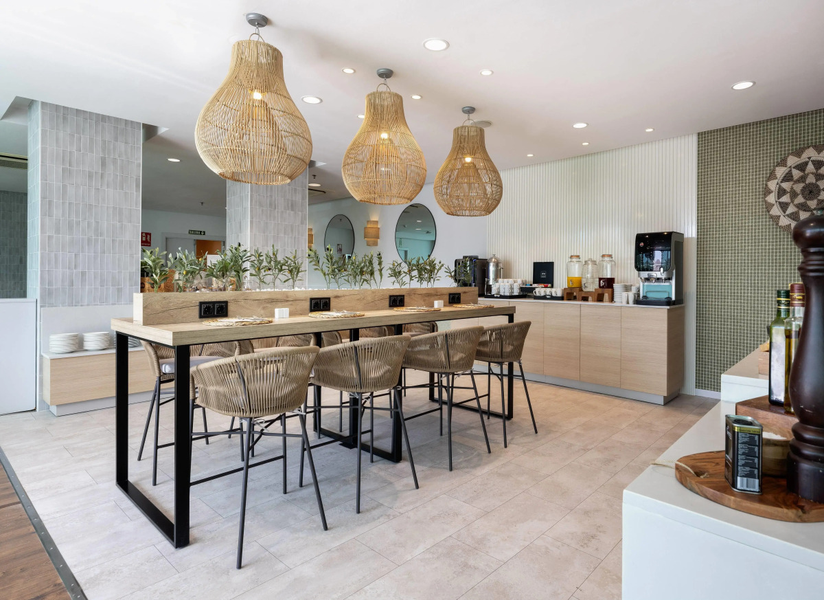 Отель Malaga Alameda Centro Affiliated by Meliá