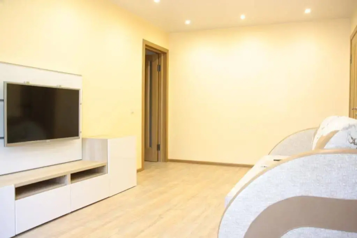 Apple Apartment Ploshad Svobody