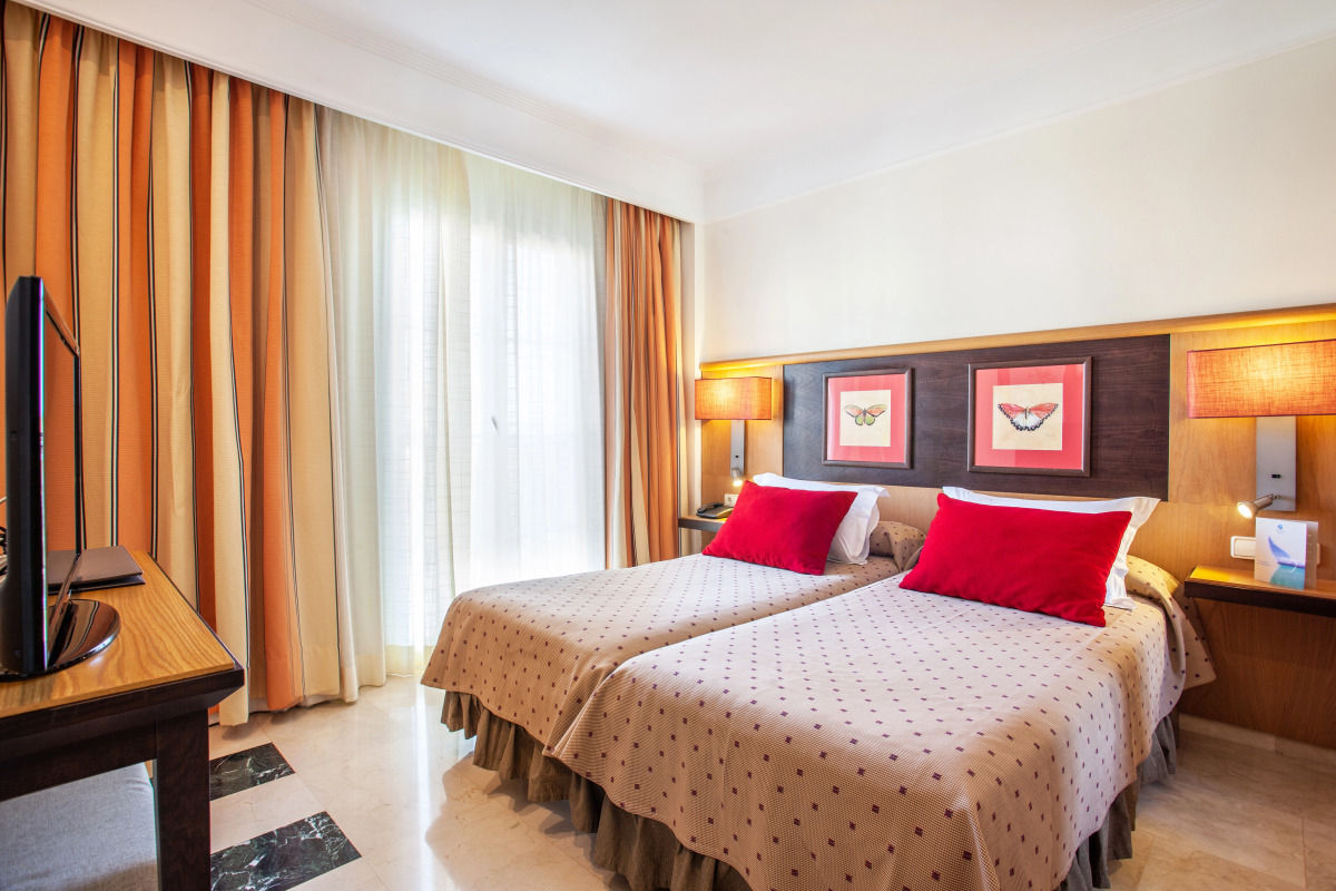 Grupotel Playa de Palma Suites & Spa