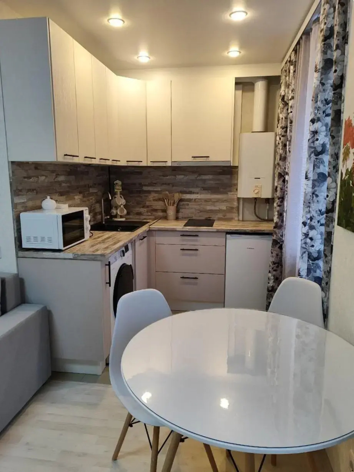 Olivinn на улице Шотмана 8