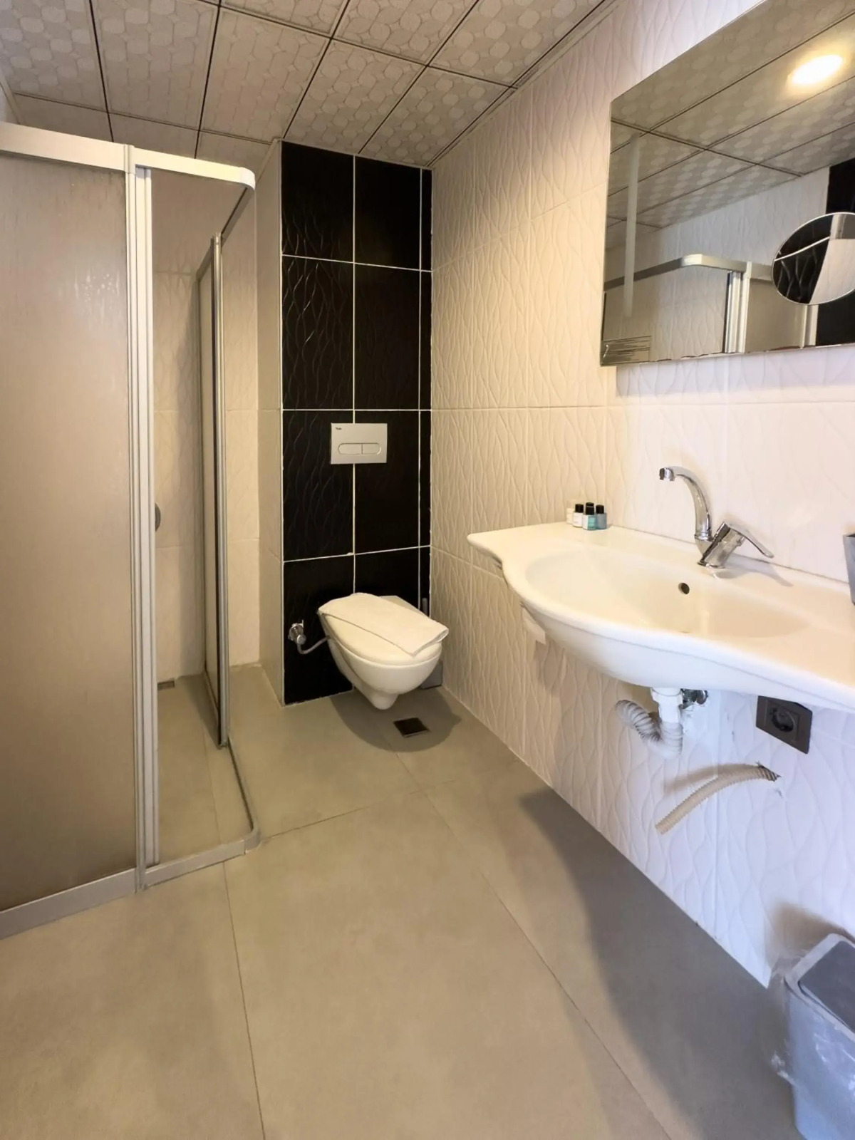 Aurasia SeaSide Hotel