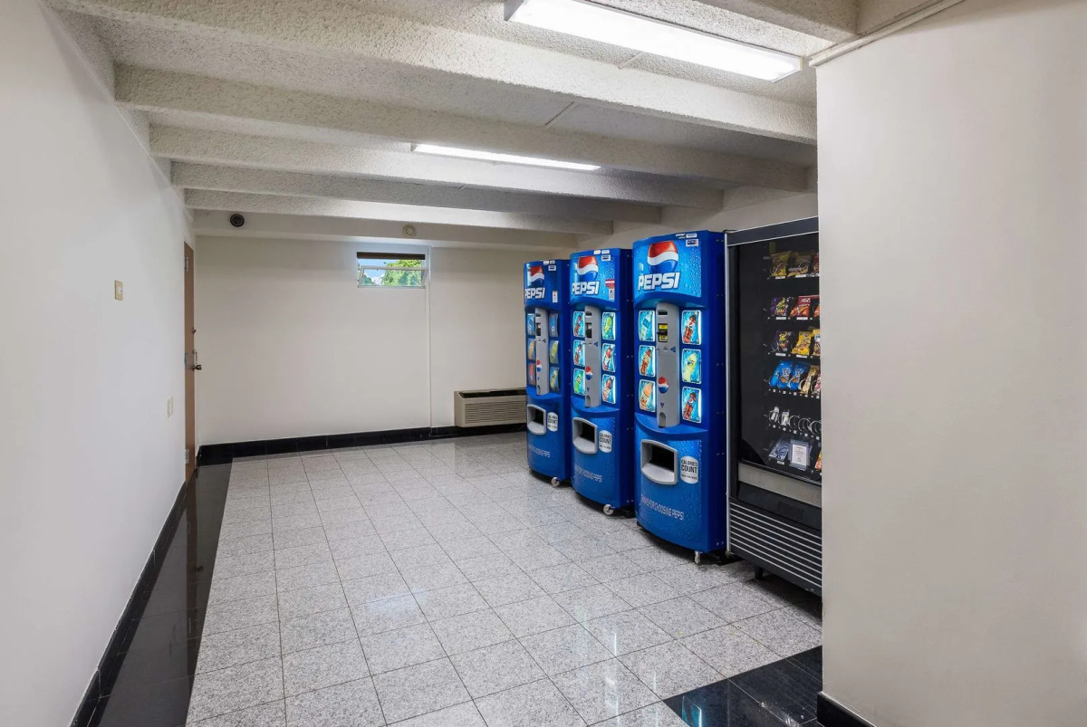 Red Carpet Inn & Suites