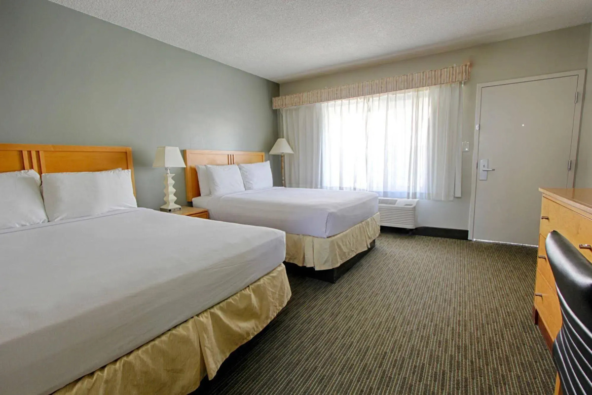 The Sojourn Los Angeles - Sherman Oaks