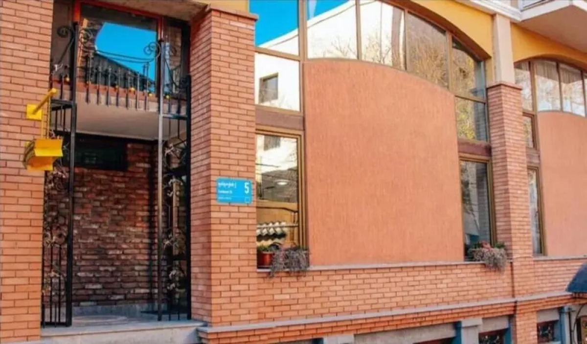 Отель Aura Plaza