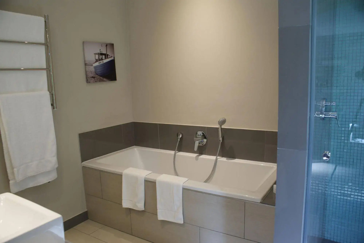 Whale Rock Luxury Lodge