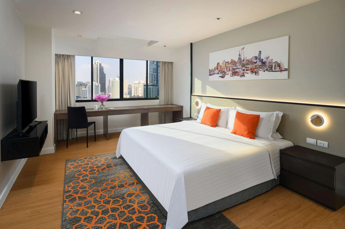 Отель PARKROYAL Suites Bangkok