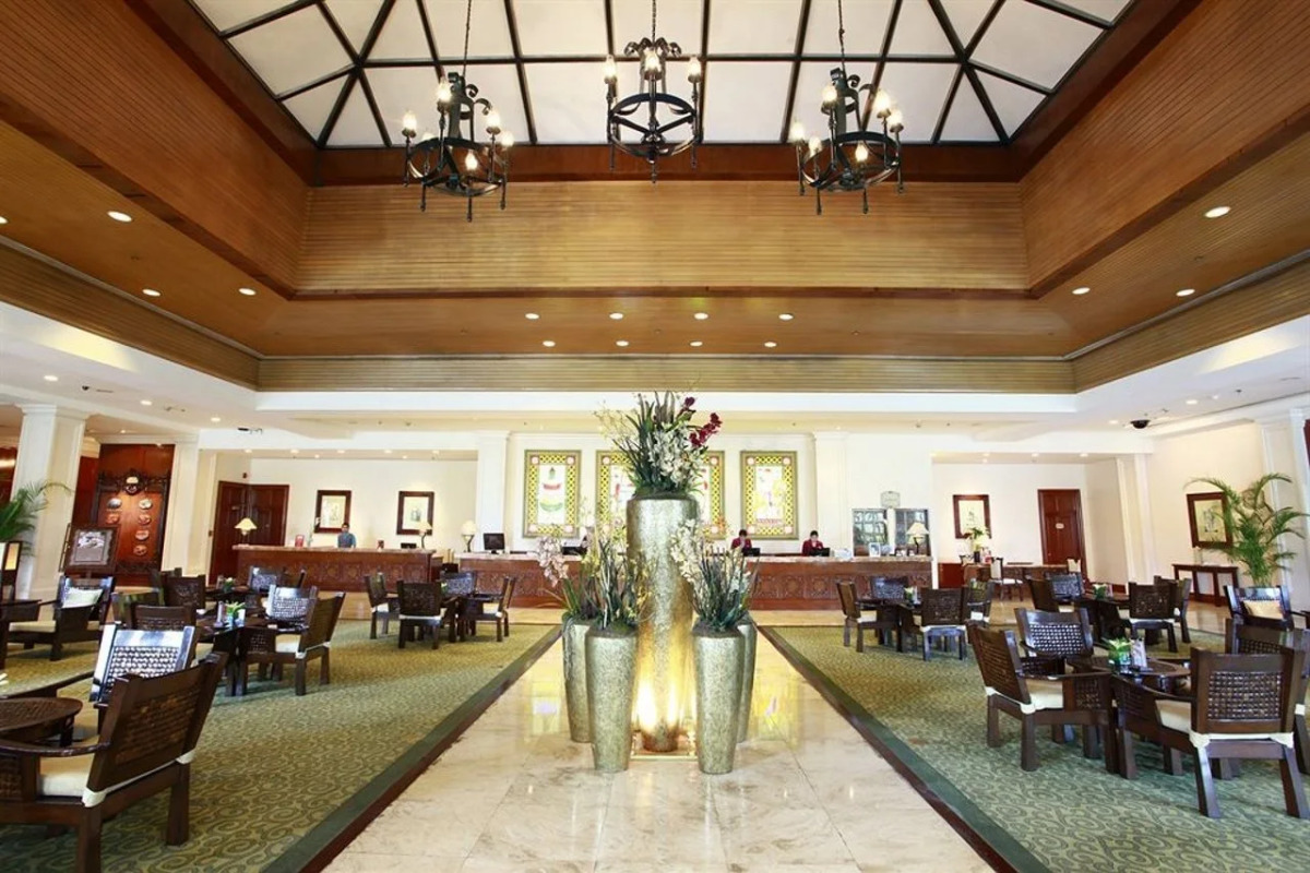 Waterfront Airport Hotel & Casino