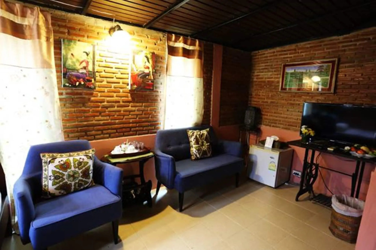 Kaengkrachan Boathouse Paradise Resort