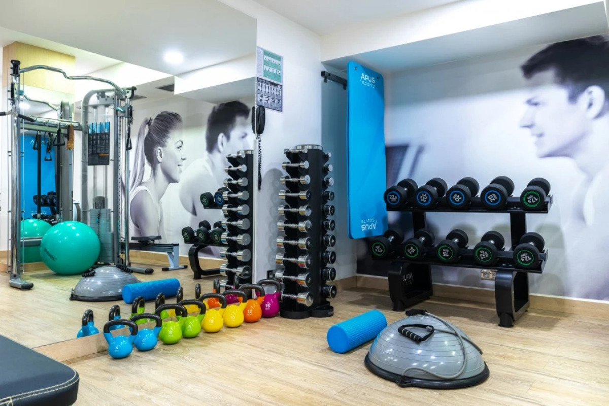 Отель Occidental Praha Five