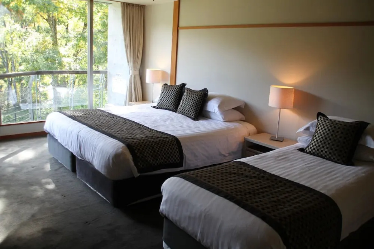 The Ridge Hotel & Apartments