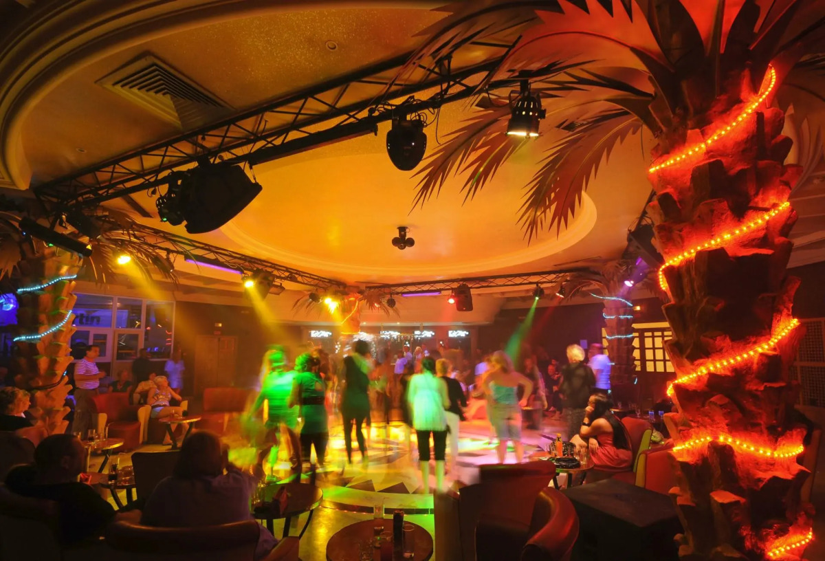 Abou Sofiane-Families & Couples Only