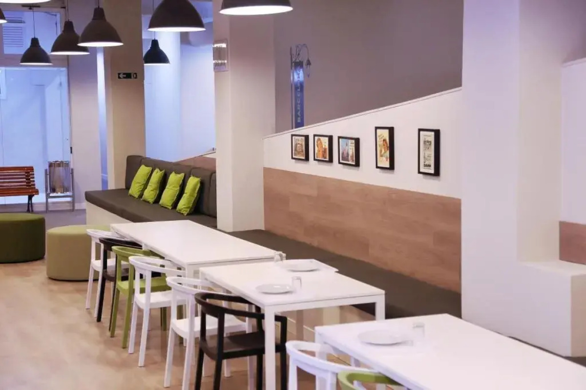 Hola Hostal Eixample - Hostel