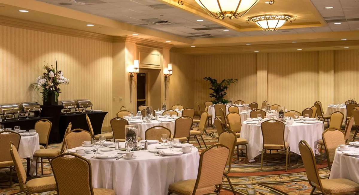 Anaheim Majestic Garden Hotel