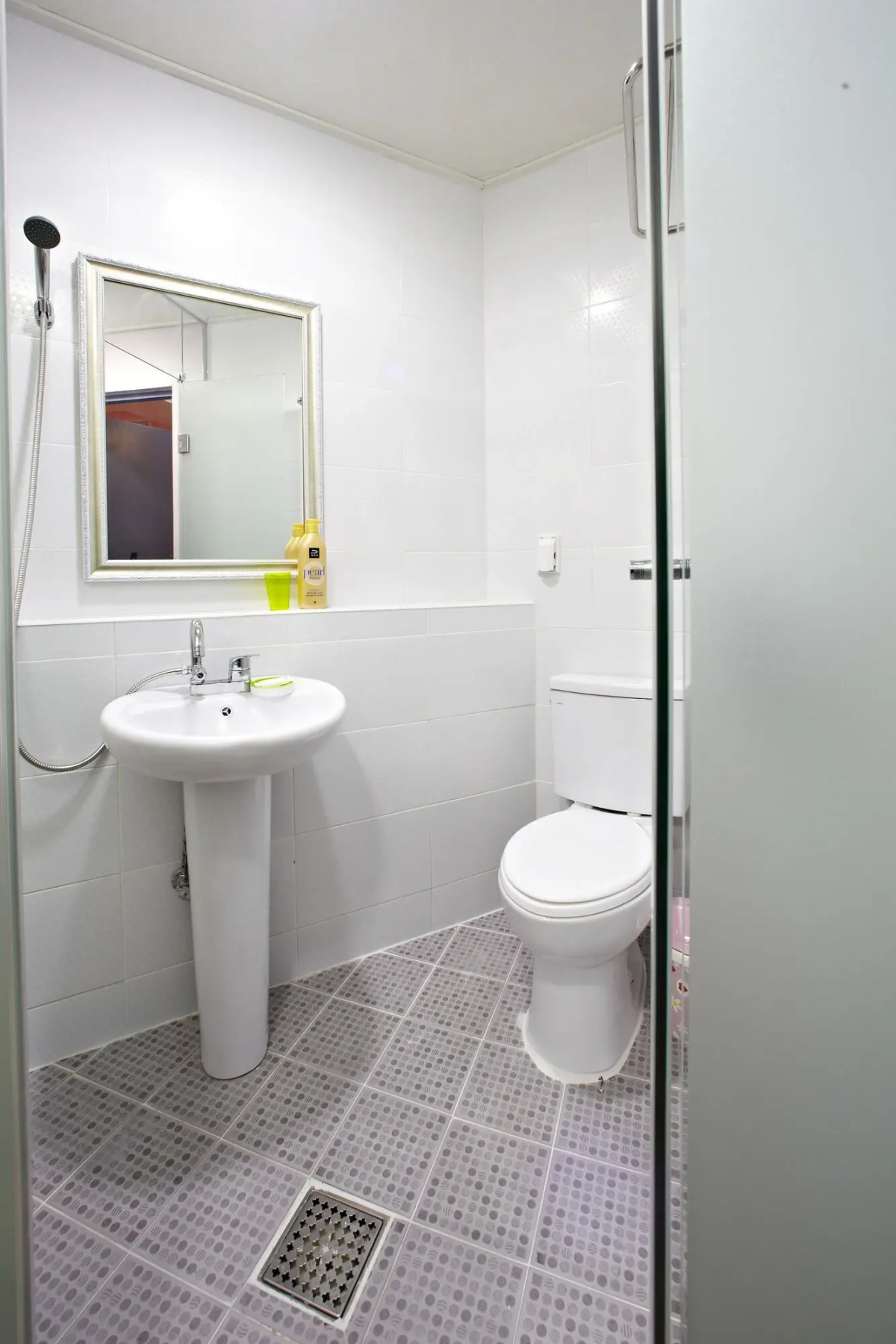 Rainbow Hotel Myeongdong