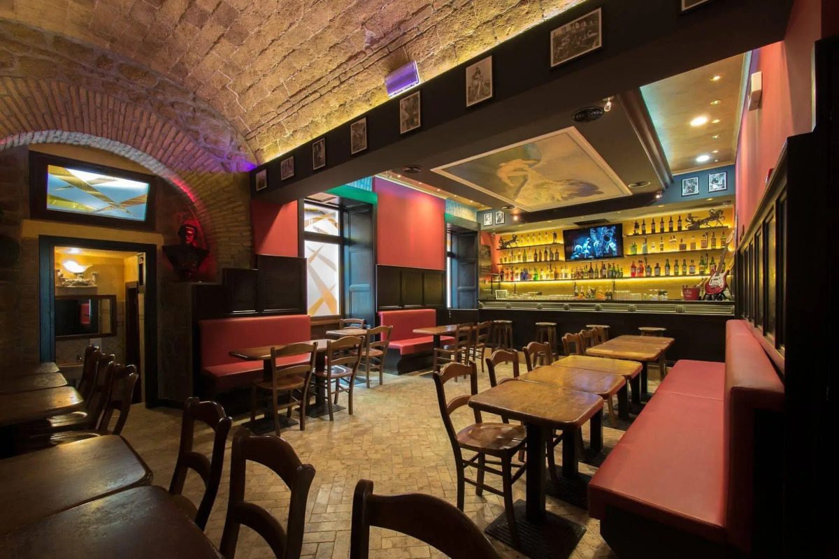 Alessandro Palace & Bar - Hostel