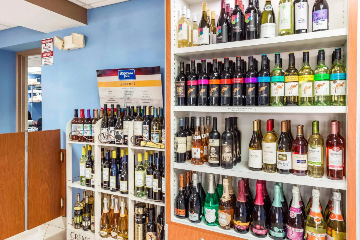 Rodeway Inn & Suites Fort Lauderdale Airport & Cruise Port